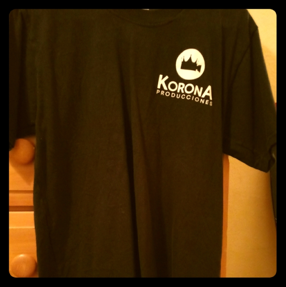 balck tee shirt